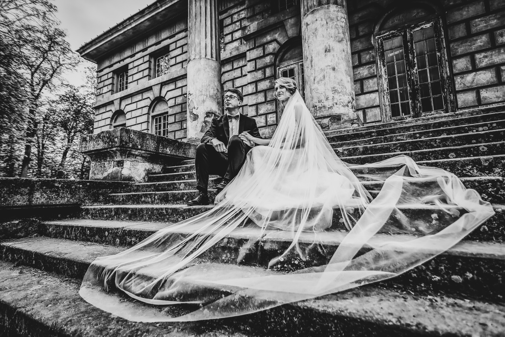 Wiejska sesja plenerowa, muzeum wsi radomskiej, fotograf warka, fotograf na wesele, fotograf ślubny